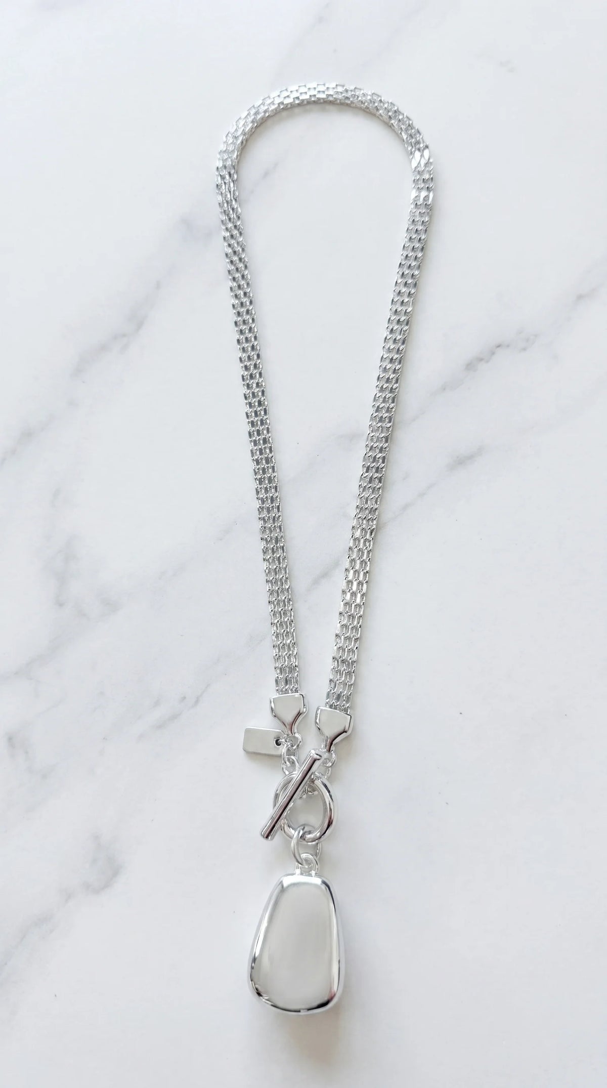 Envy Short Silver mesh chain necklace with T-bar and gold pendant