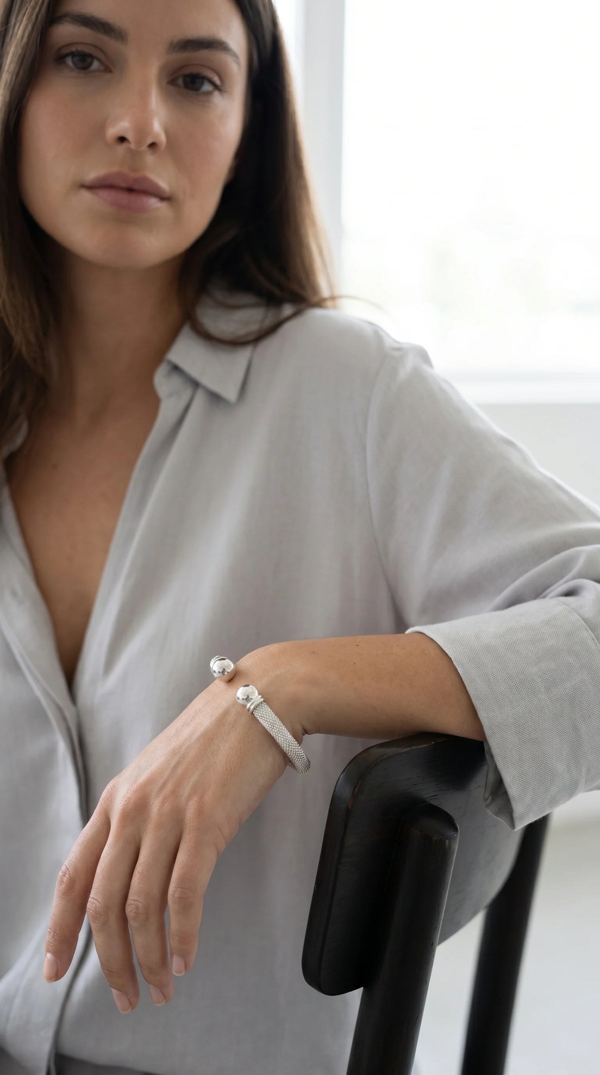 Envy Silver bangle with silver bar detail
