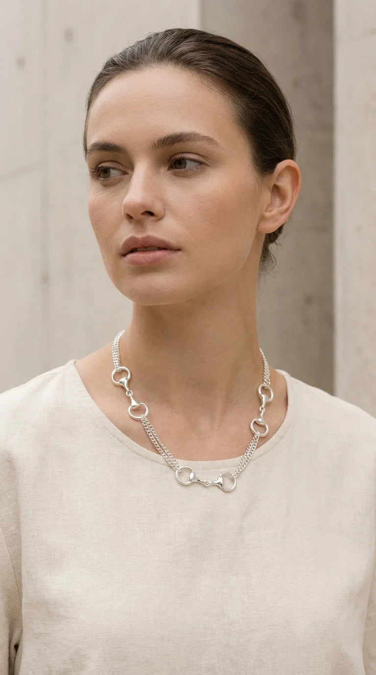 Envy Short silver chain necklace with soft bit design