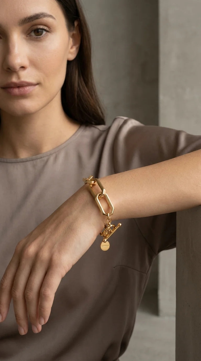 Envy Gold link T-bar bracelet