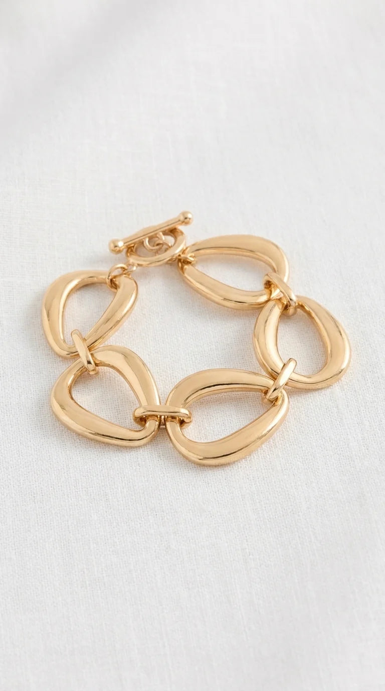 Envy Gold larger link T-bar bracelet