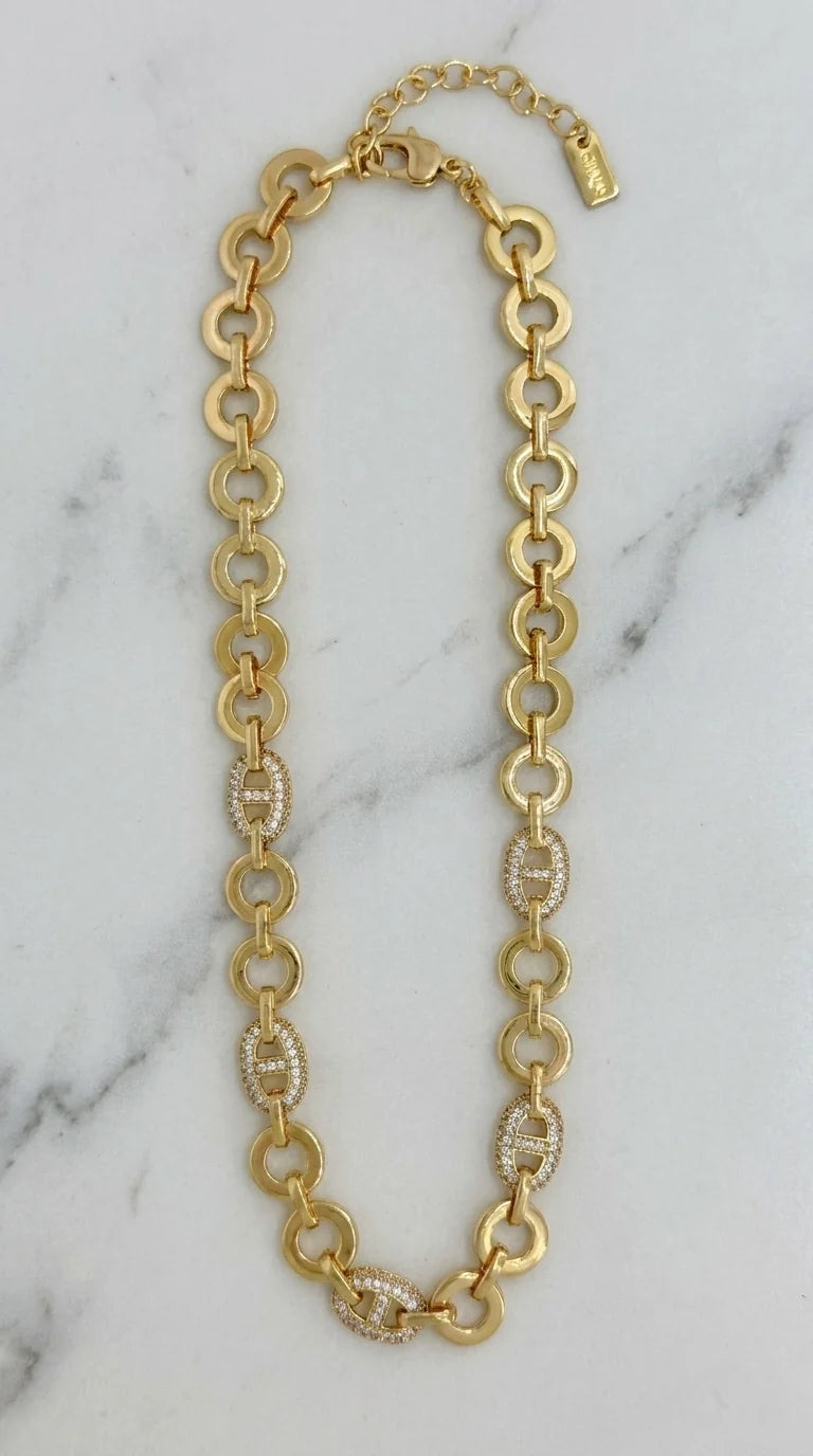 Envy Short gold necklace with diamante oval link detail