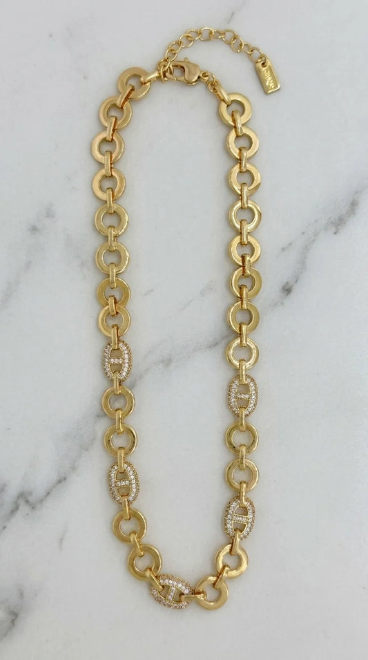 Envy Short gold necklace with diamante oval link detail
