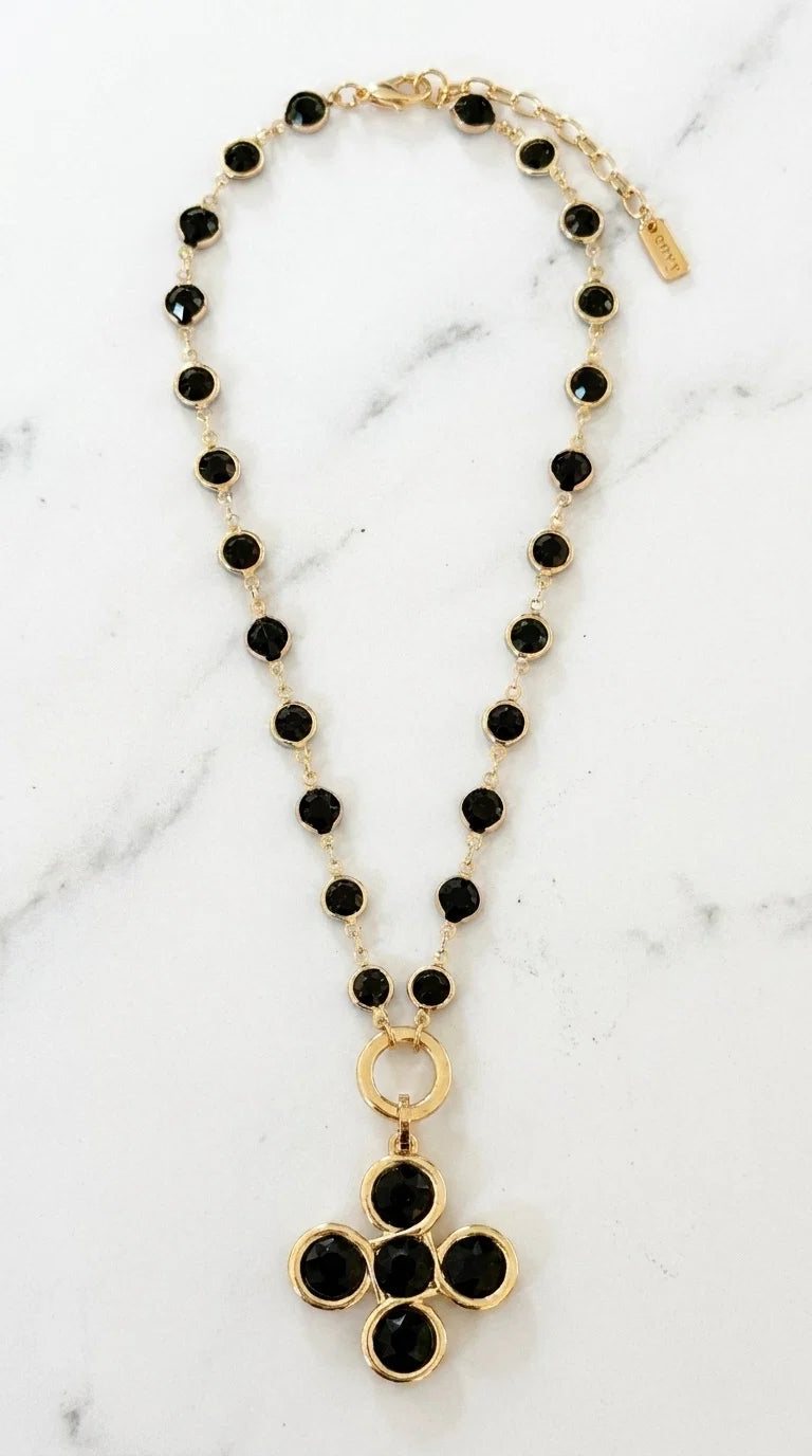 Envy Short black stone necklace with black clover pendant