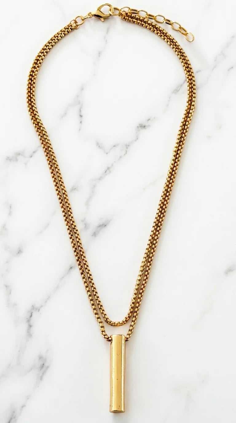 Envy Short Gold double layered necklace with bar pendant