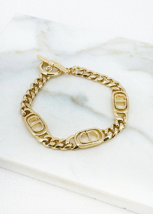 Envy Gold flat chain T-bar bracelet with link design