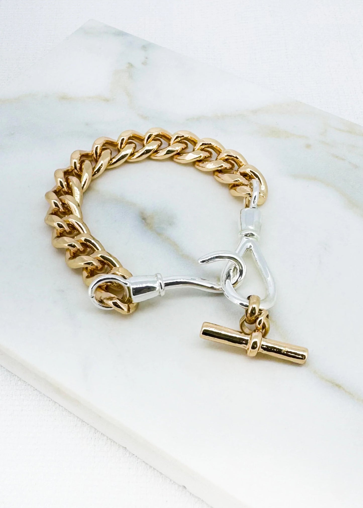 Envy Old chain bracelet with silver hock an gold T-bar