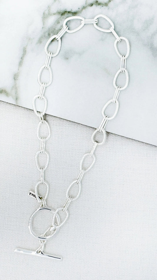 Envy Short silver link T-bar necklace